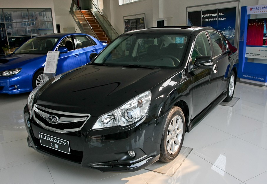  p>斯巴鲁力狮是一款兼顾日常行驶性能和舒适性的汽车,吸收了斯巴鲁