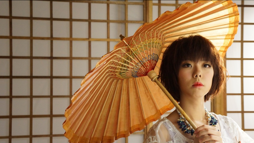 ">香港 /a>女歌手 a target="_blank" href="/item/雷琛瑜/6286307"