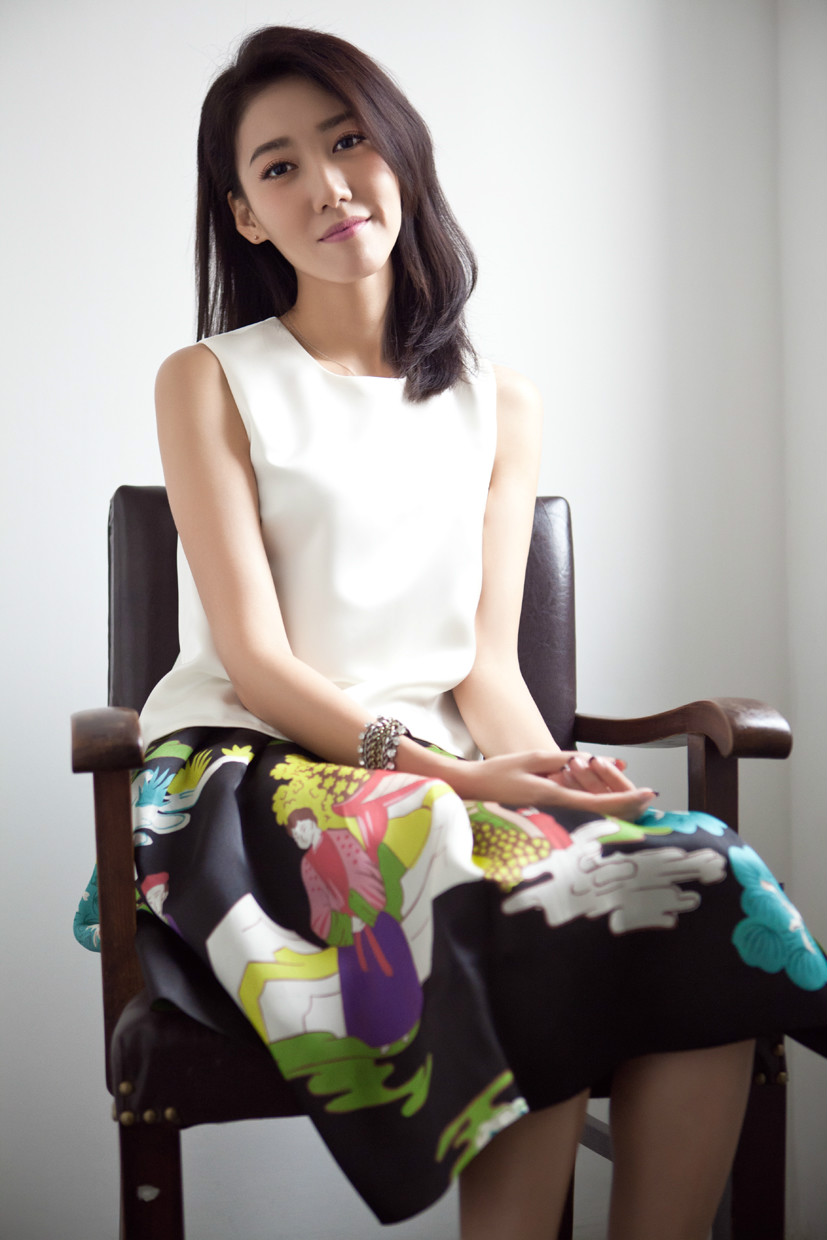  p>高露,1982年10月8日出生于北京,中国内地女演员,毕业于中央戏剧