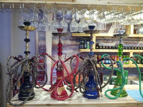  p>阿拉伯水烟起源于印度,主要流行在阿拉伯国家,在土耳其,伊朗,中亚