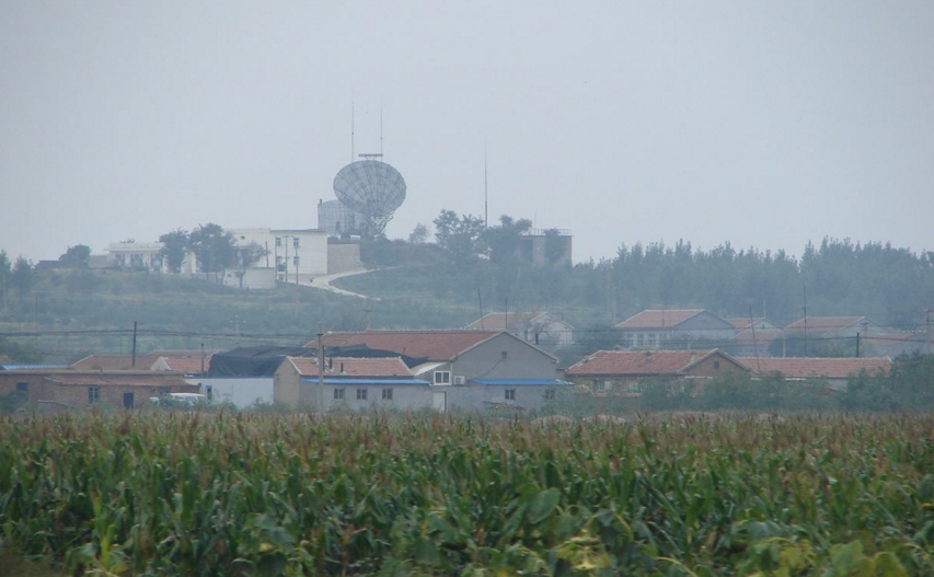  p>海兴小山又名马骝山,位于河北省沧州市海兴县城东5公里,小山海拔30