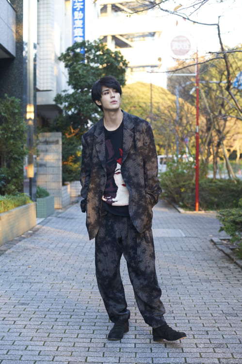 本名佐藤宽一郎,1996年8月16日出生于日本东京都世田谷区,日本男演员