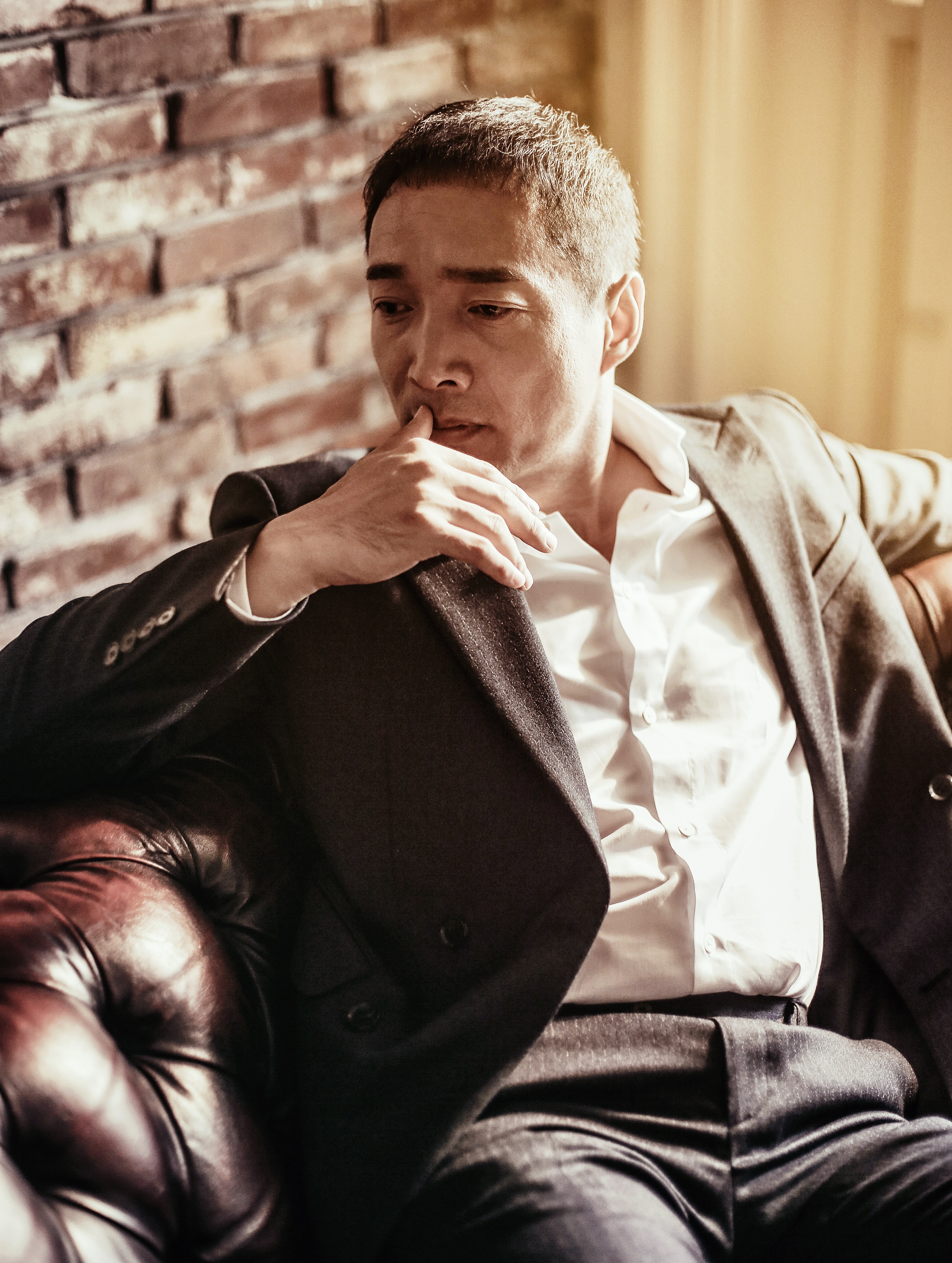 tjbq6">李易祥,1973年6月19日出生于河南省郑州市,中国内地影视男演员