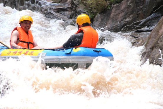 重庆万佛峡漂流景区