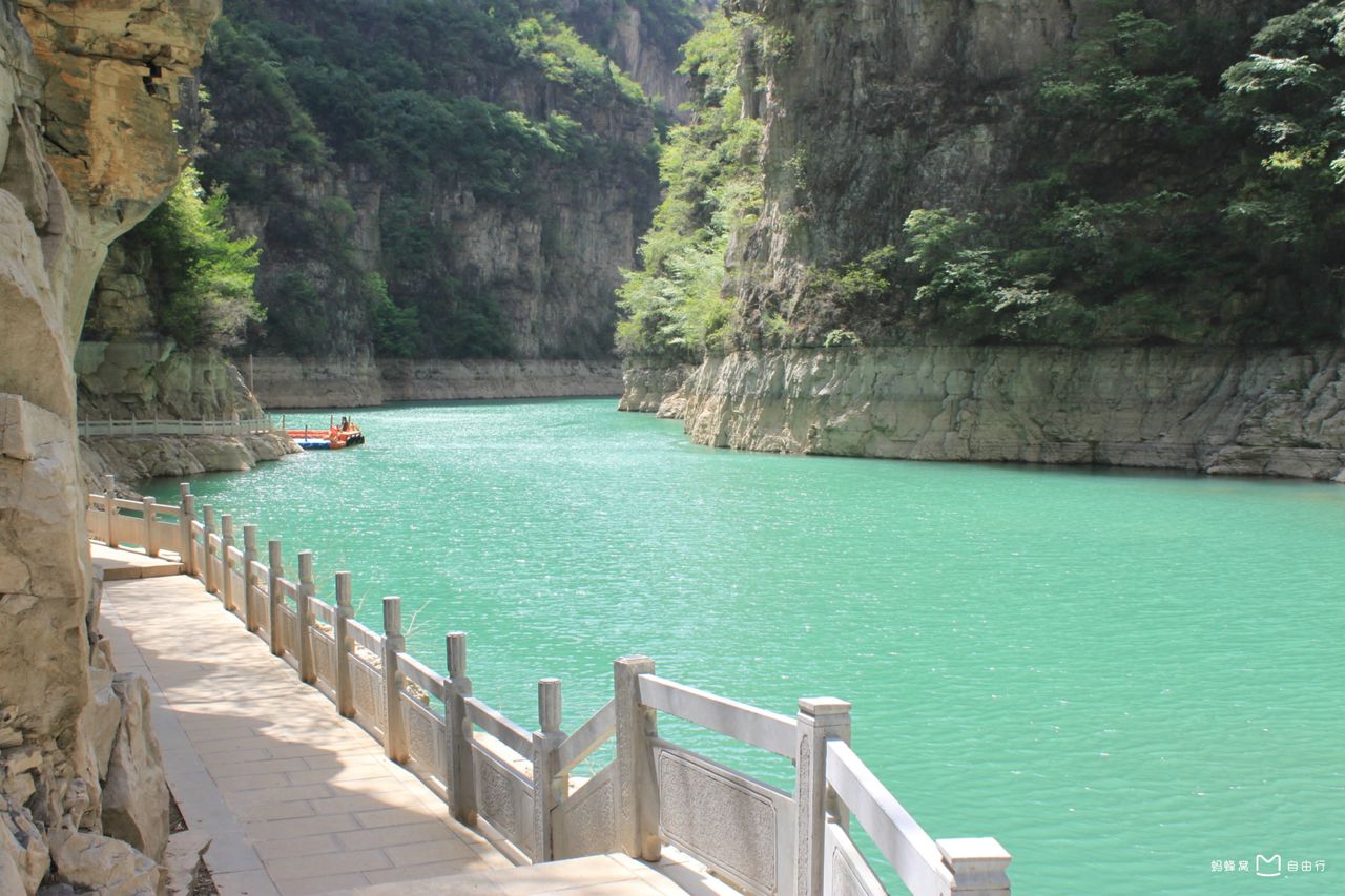 峰林峡(原名群英湖)风景区位于 a target="_blank" href="/item/河南