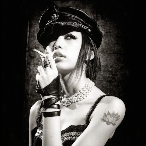 ,1983年2月19日出生于日本鹿儿岛县日置市