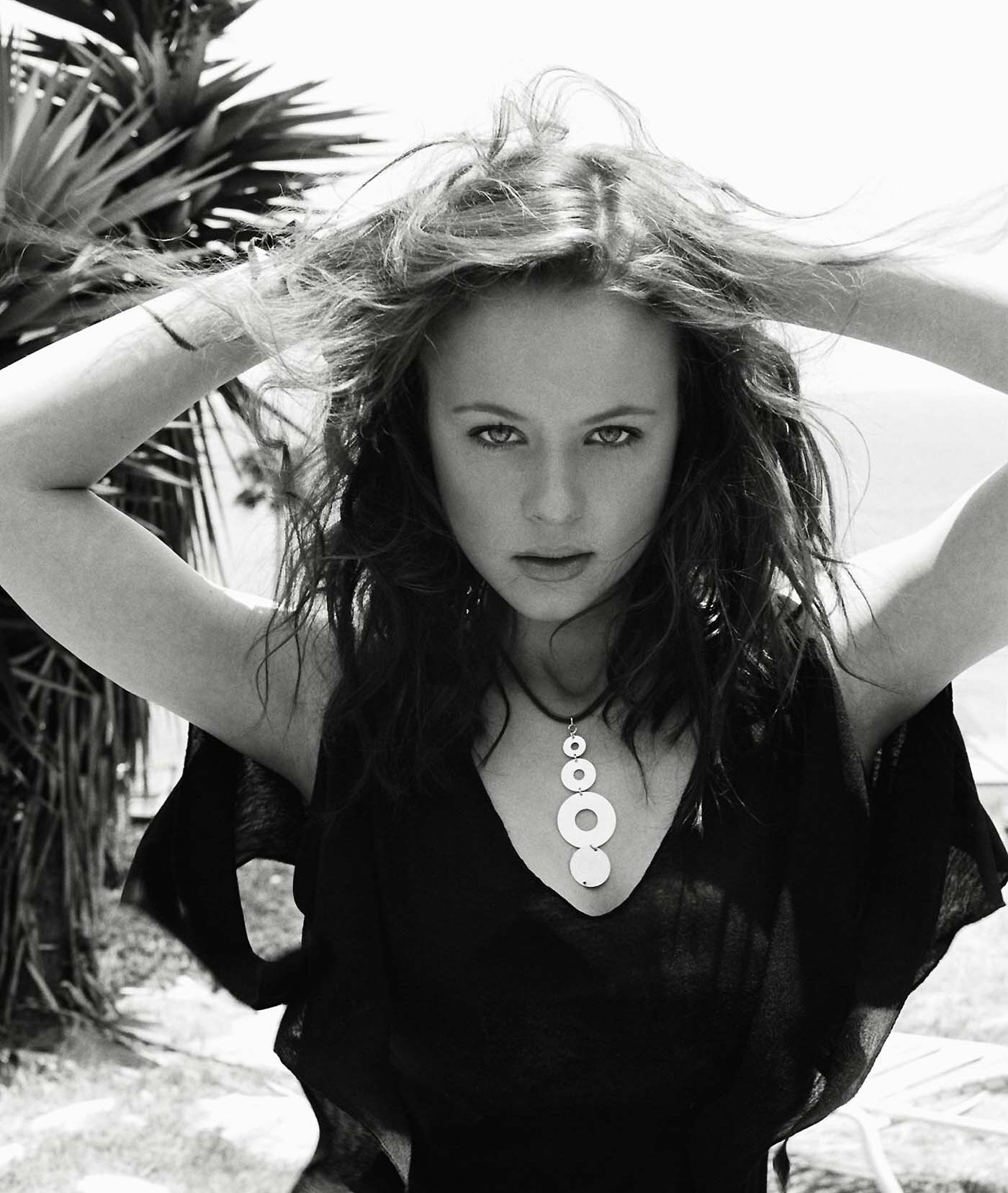  p>索拉·伯奇(thora birch),女,1982年3月11日出生于加州 a target="