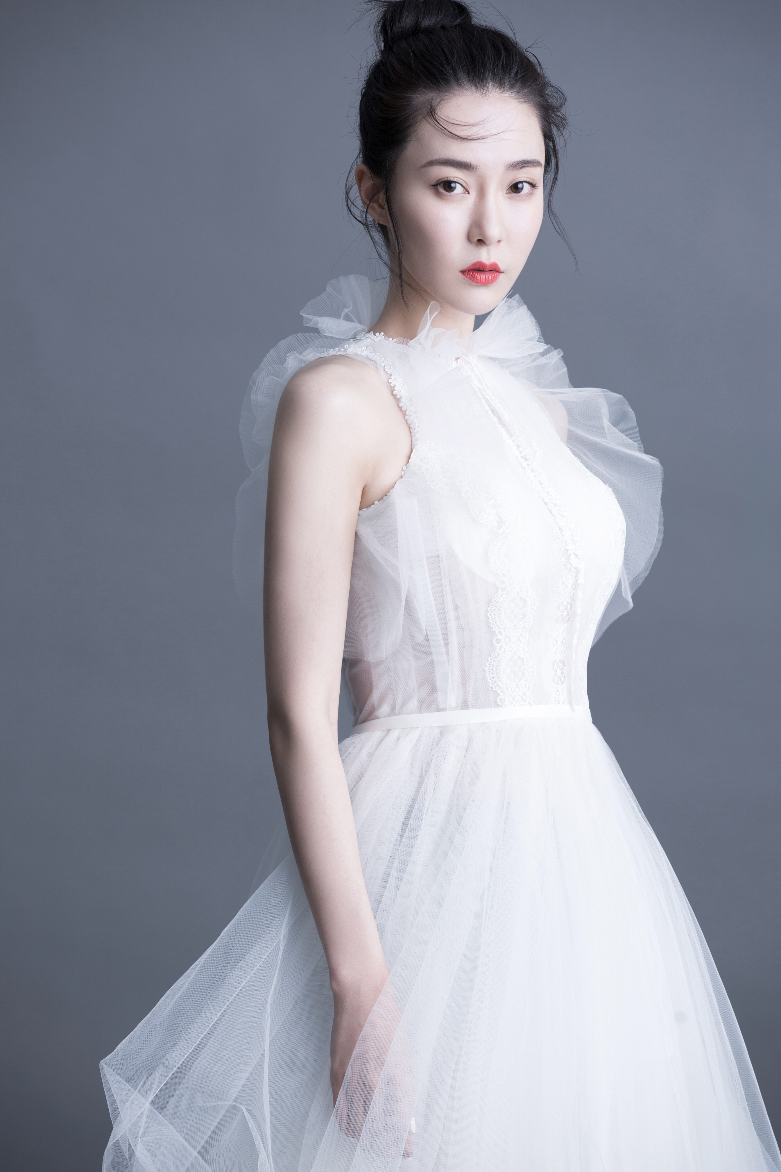  p data-id="go1mm2qbgb">胡然,出生于天津市滨海新区,毕业于 a