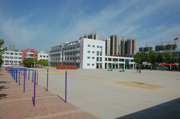 滕州市滕东中学