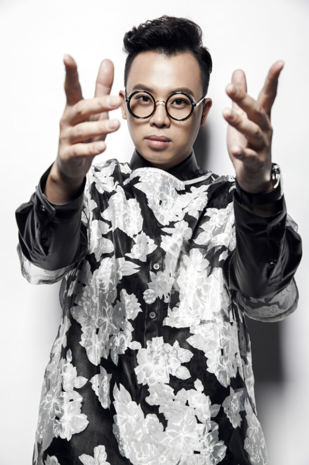 中国内地流行乐男歌手,原 a target="_blank" href="/item/阿里郎组合