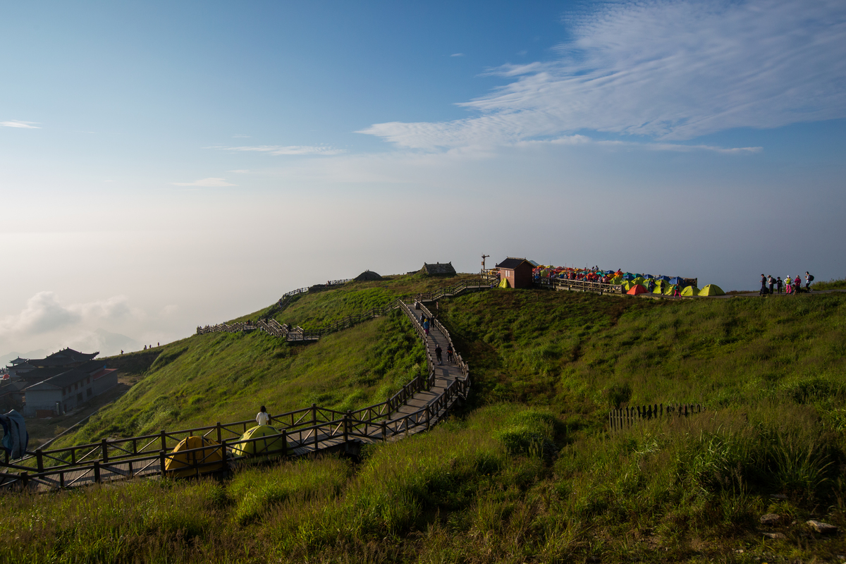  p> a href="#">武功山 /a>金顶观光休闲区有景点石鼓寺,夫妻瀑,吊马