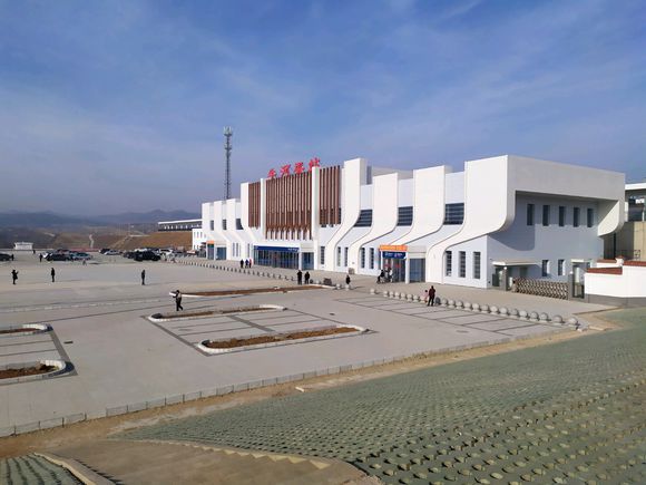  p>牛河梁站(niuheliang railway station),原名凌源南站,位于中国