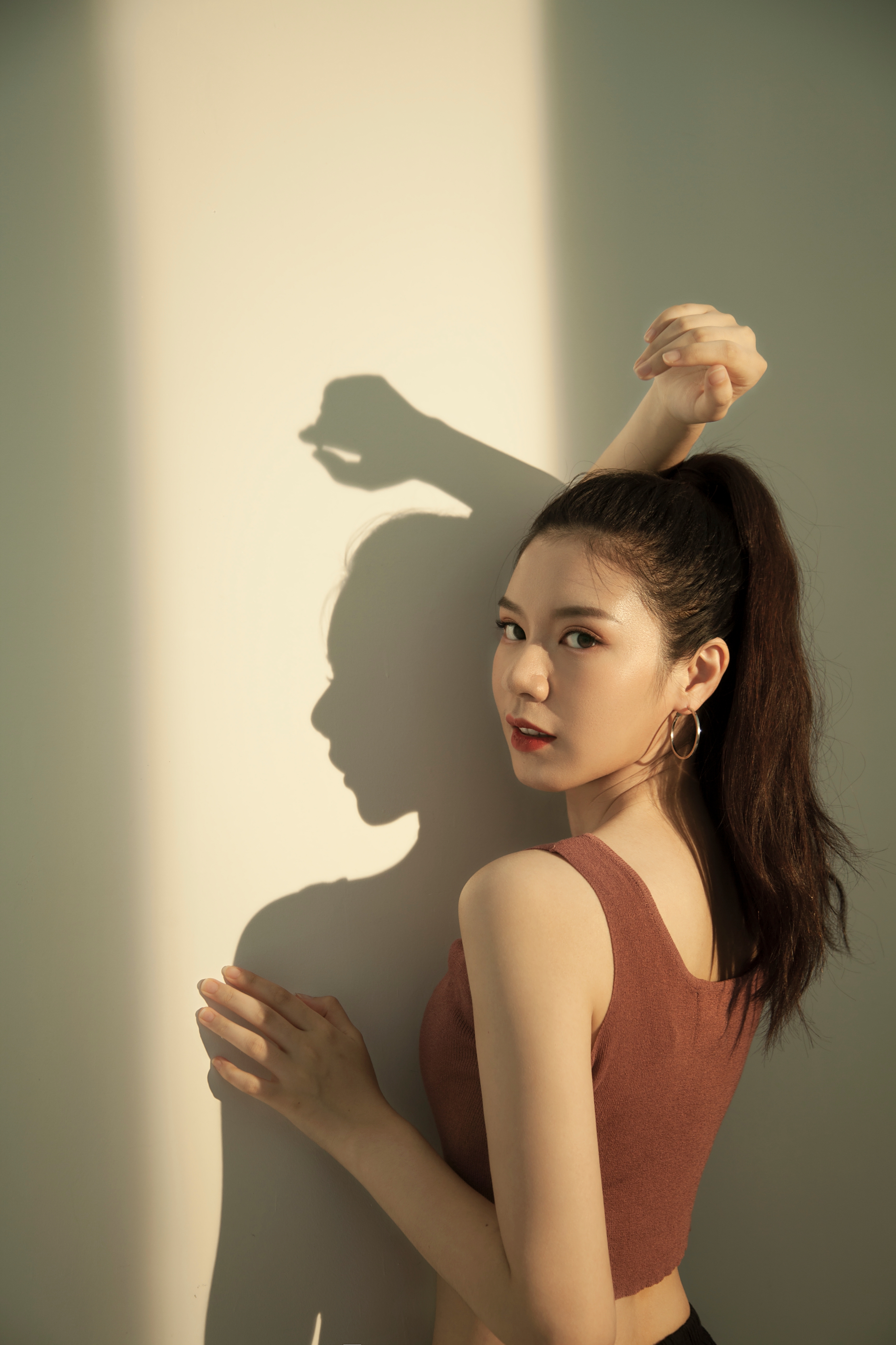  p>江妍,1998年1月6日出生于河南省郑州市,中国内地女演员.