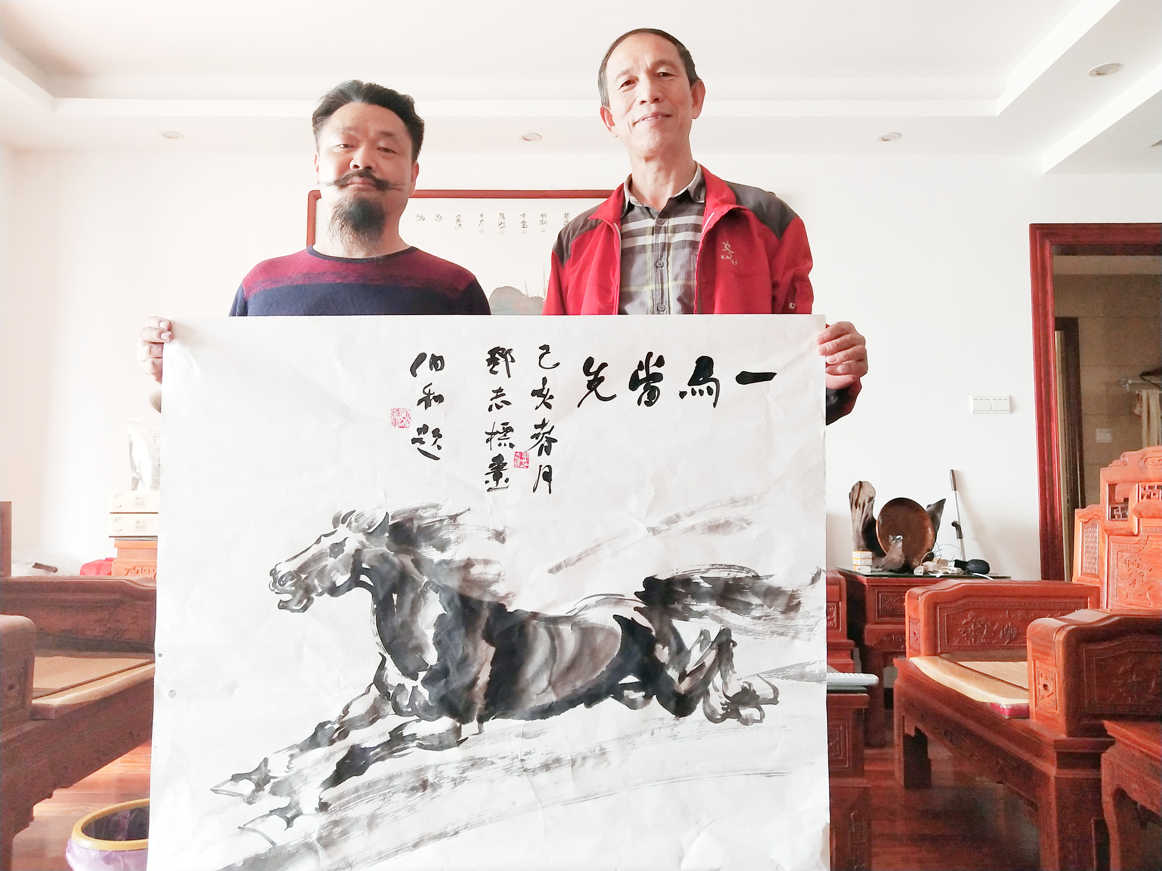 现为《中国报道》特约艺术家,北京鸿兴书画院会员.