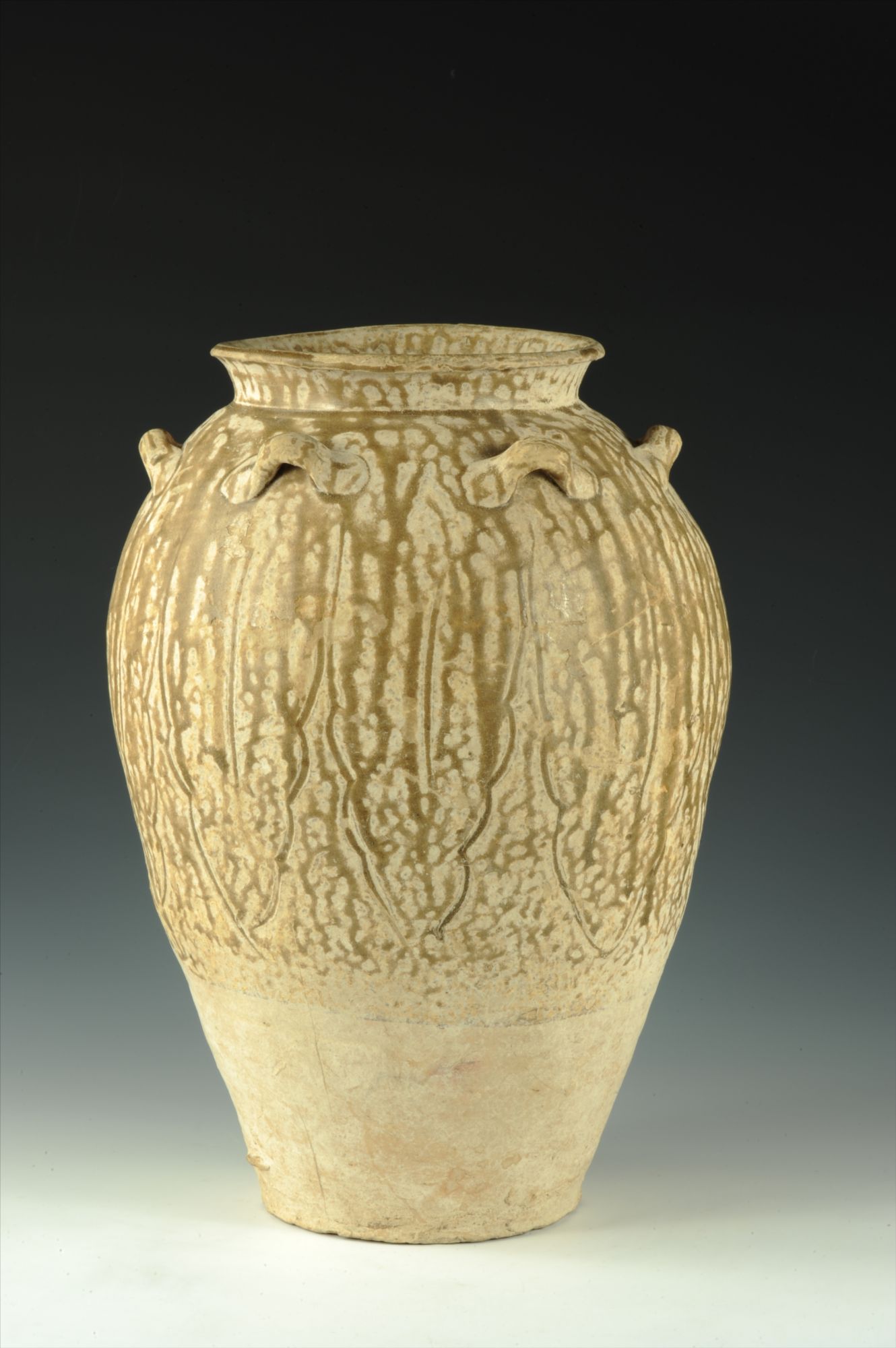 唐代青釉蕉叶纹六系陶罐