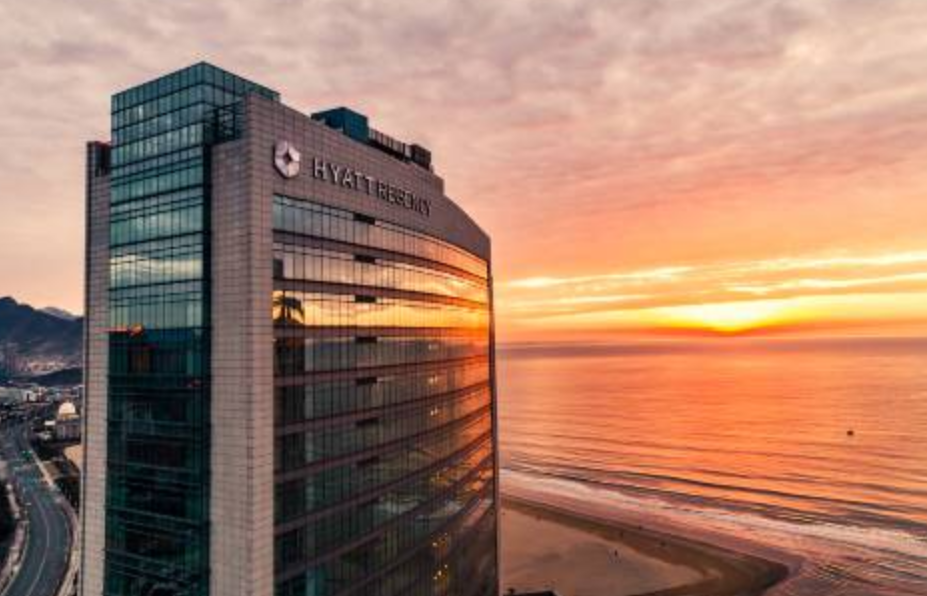  p>青岛鲁商凯悦酒店,是中国北方首家位于海滩上的国际五星级城市度假