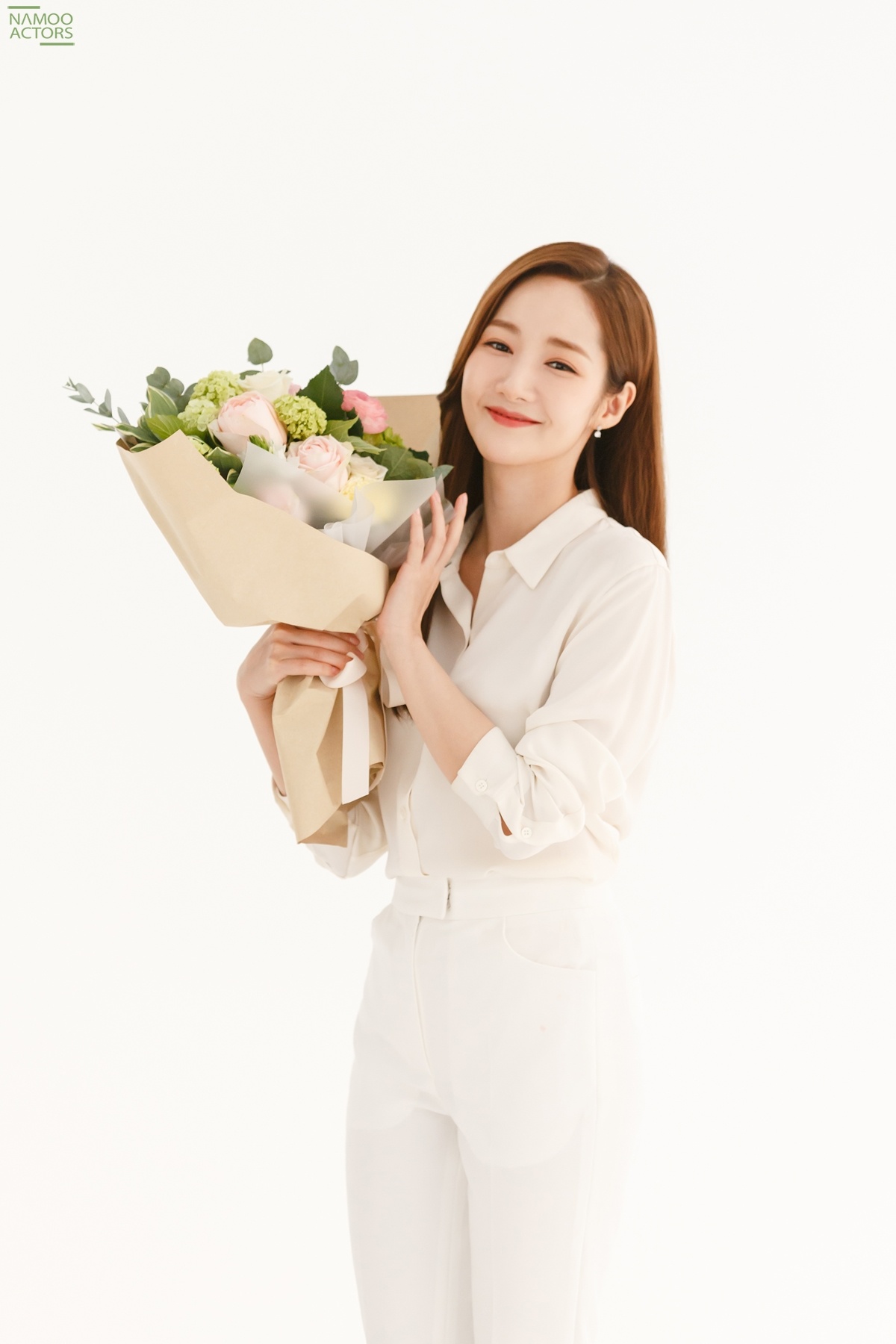 park min young) /i>,1986年3月4日出生于首尔特别市,韩国女演员