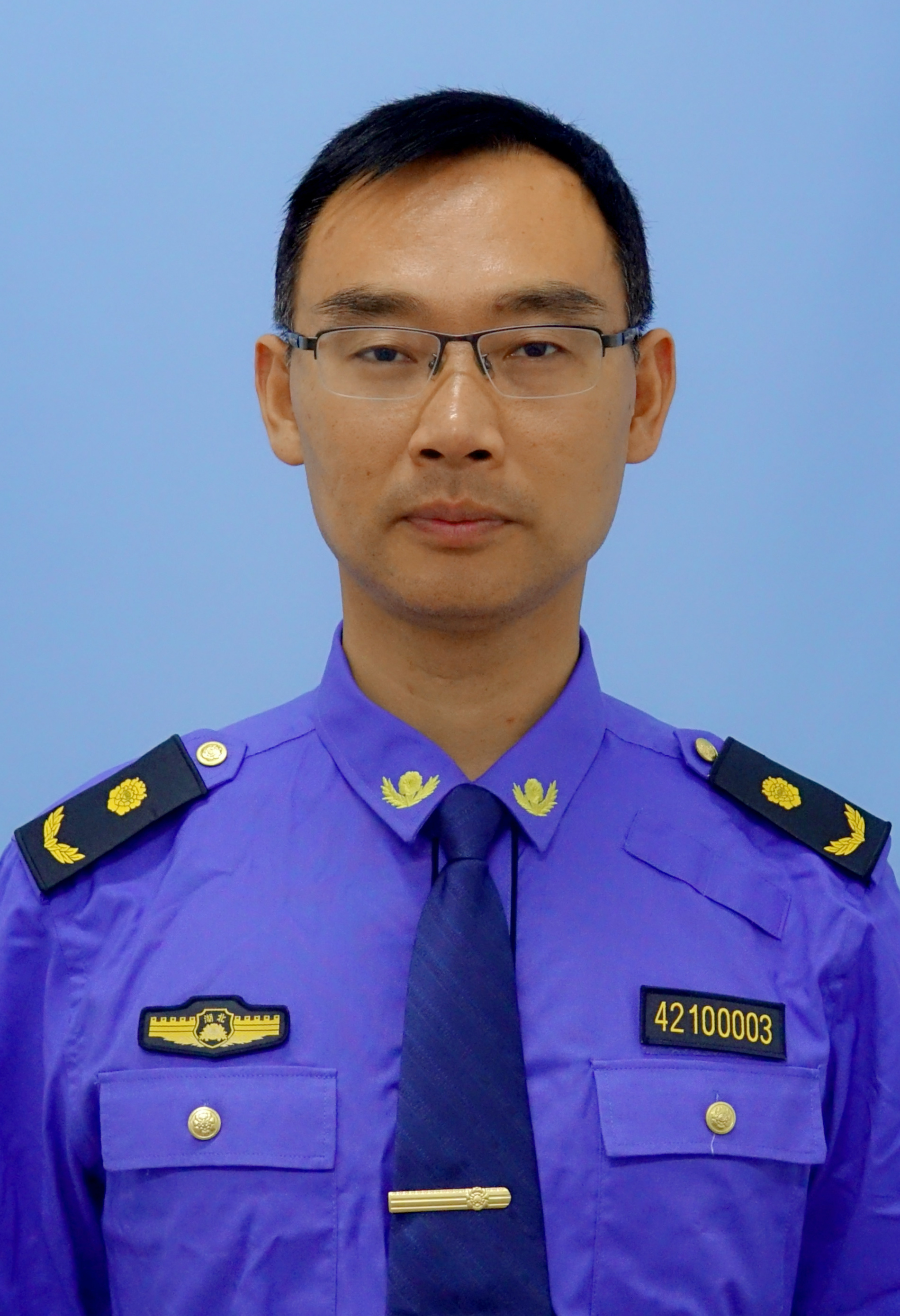  /p> p data-id="sft8kmwpczfv">现任荆州市人民政府副秘书长. /p>