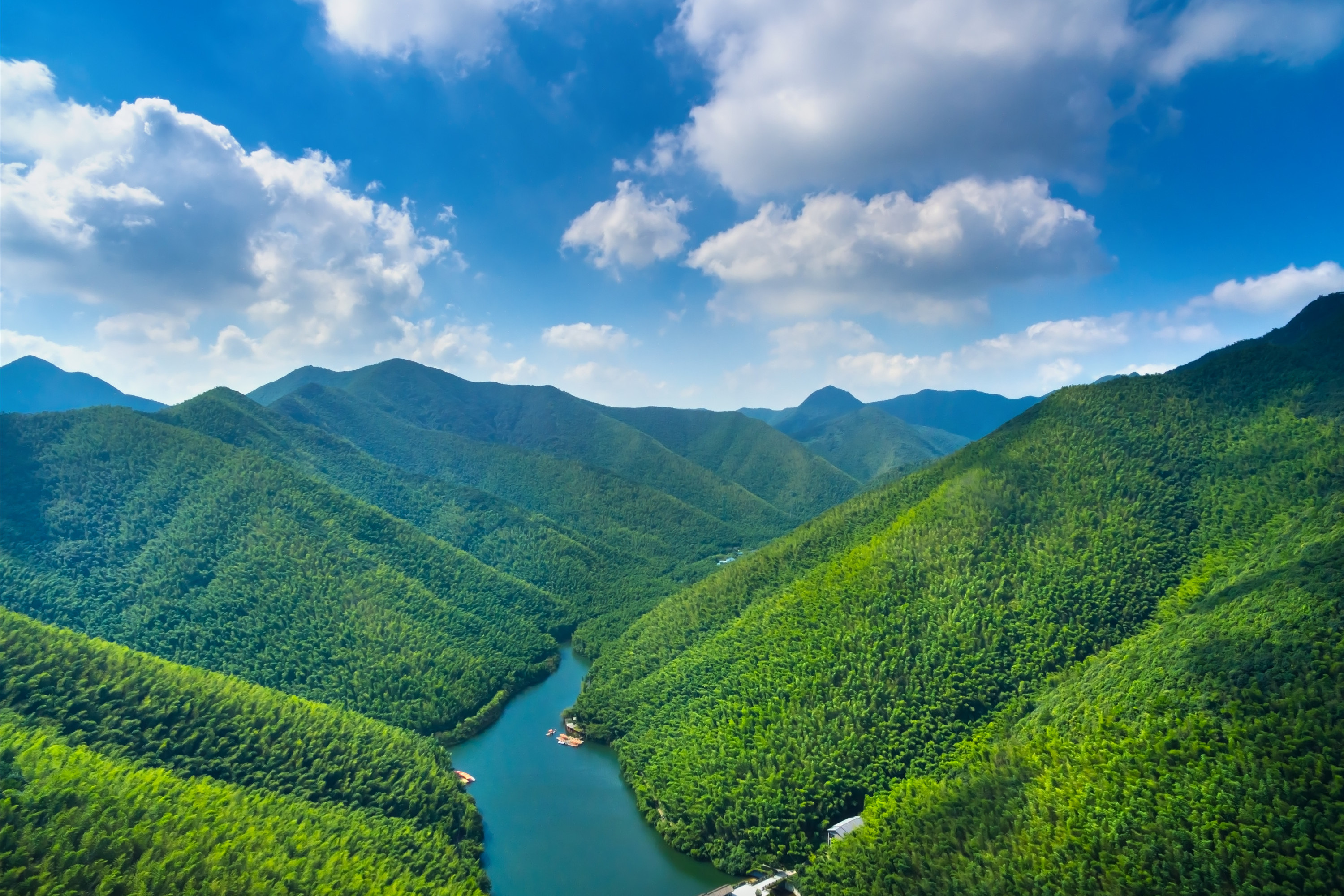  p>南山竹海水利风景区属于国家级景区,位于江苏省常州市溧阳市戴埠镇