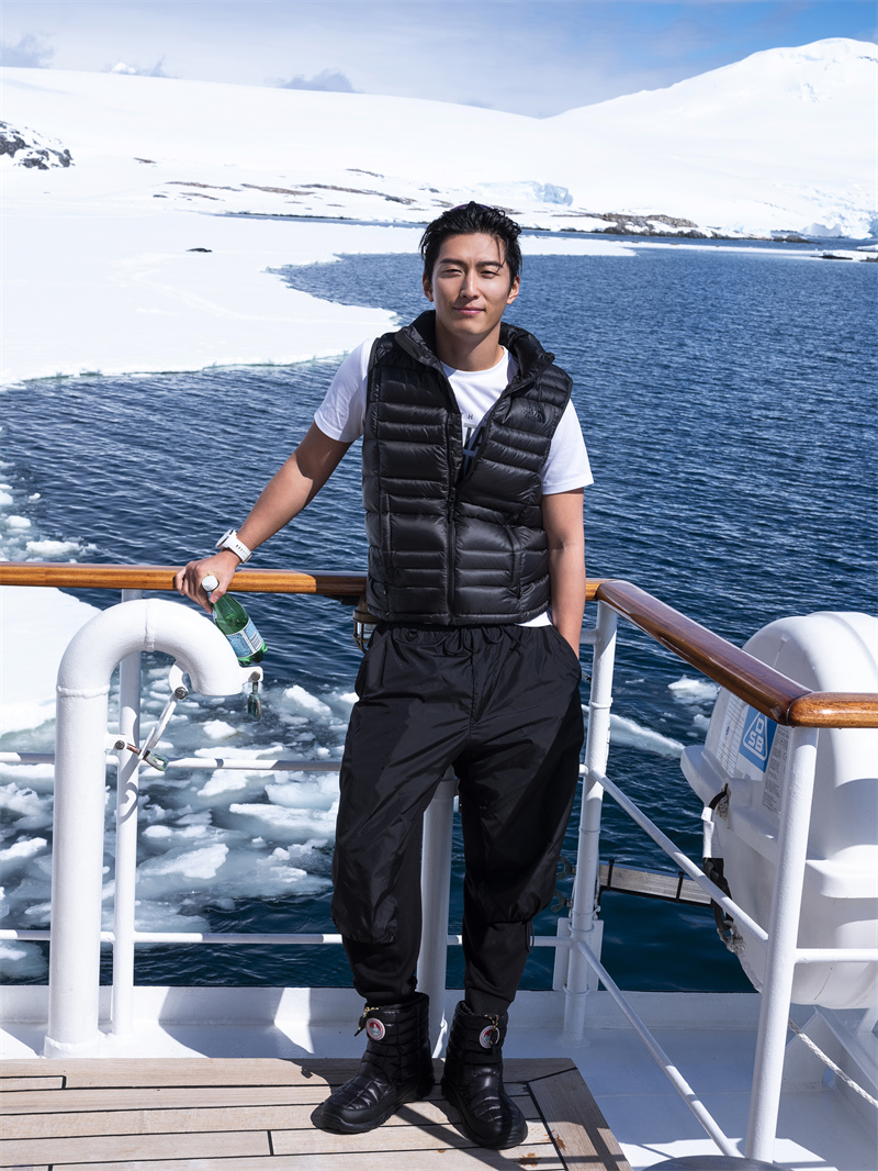  p>窦骁(shawn dou),1988年12月15日出生于陕西省西安市,华语影视男