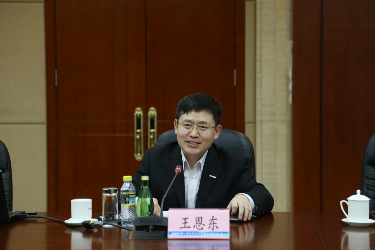 王恩东