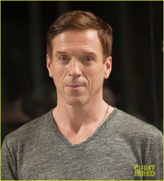  p>戴米恩·刘易斯(damian lewis),1971年2月11日出生于英国伦敦,演员