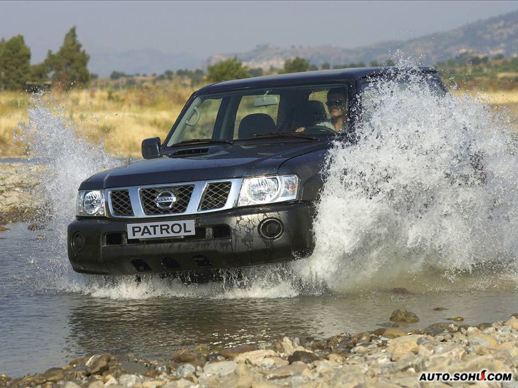  p>途乐(patrol)是日产汽车首款全尺寸suv,第六代在2010年初发布.