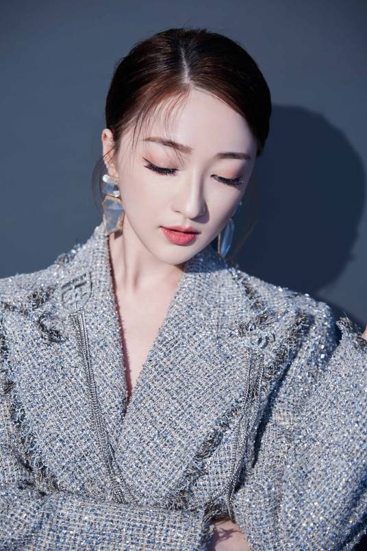 赵依娜（中国内地女演员、歌手）_百度百科