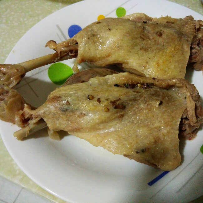 简约小厨娘白切鸭腿