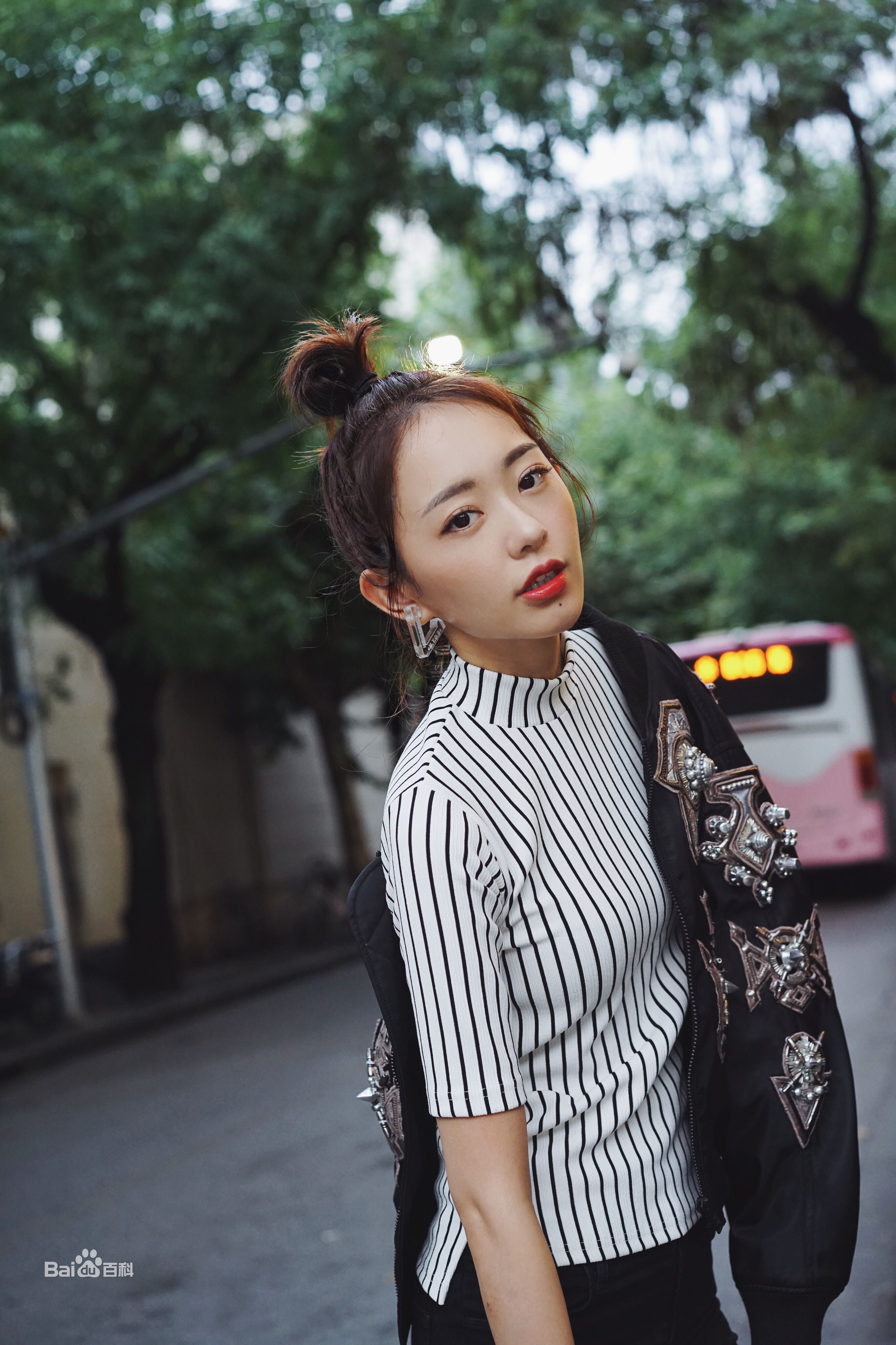  p>孙耀琦,1987年3月29日出生于山东省,毕业于湖南大学表演系,中国