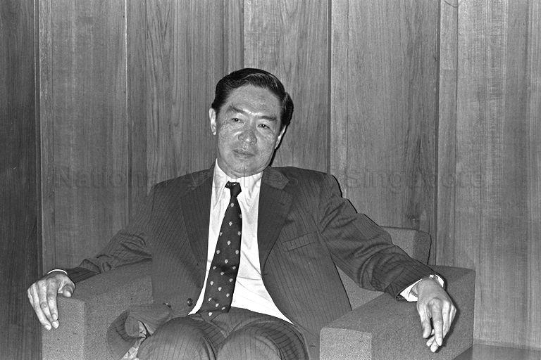  p>杨锦成 (1918— ) a target="_blank" href