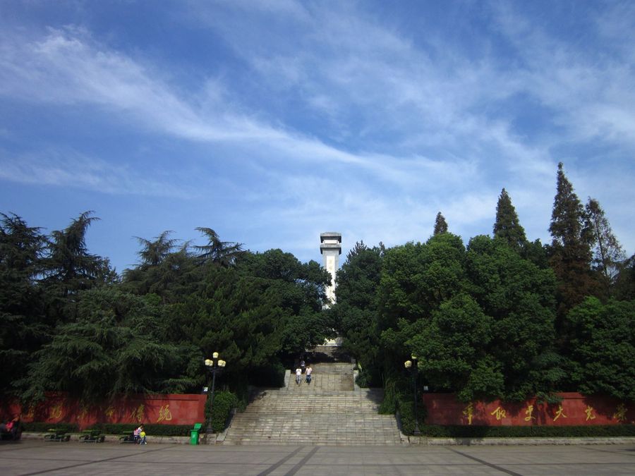  p data-id="gnzl6j0m4o">青龙山风景区是位于四川省绵阳市境内的风景