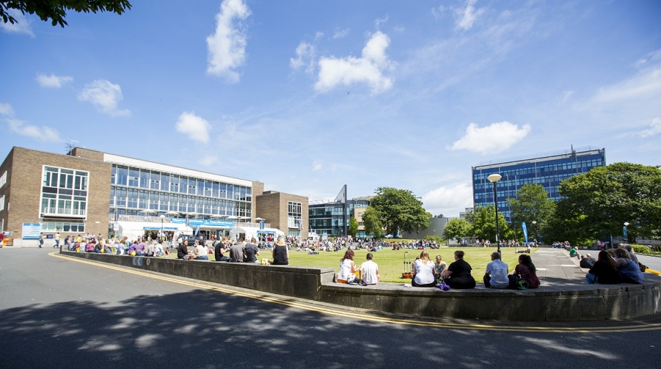  p>斯旺西大学(swansea university),位于英国 a target="_blank"