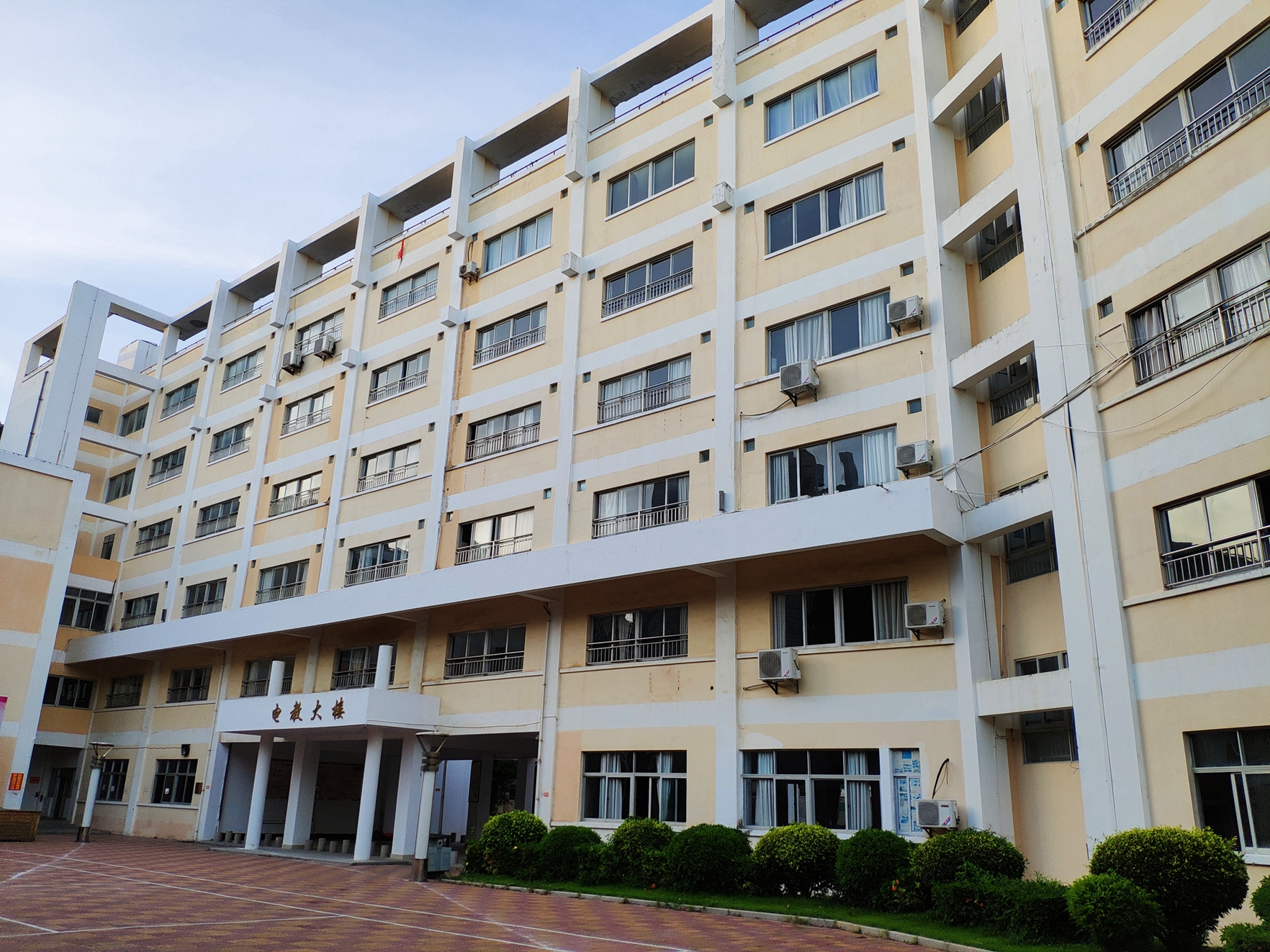 p>福建省惠安第一中学(huian no.