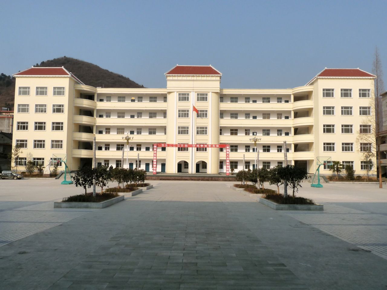 商南县初级中学
