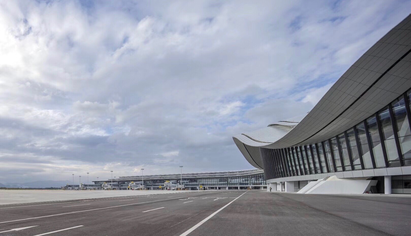  p>桂林两江国际机场(guilin liangjiang international airport, a