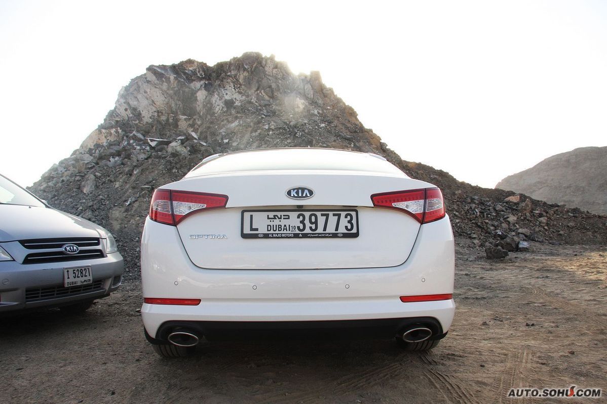 朝鲜汉字转简体:起亚自动车,英文:kia motors