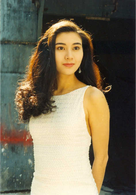  p>李嘉欣,1970年6月20日出生于中国香港,中国香港女演员,模特.