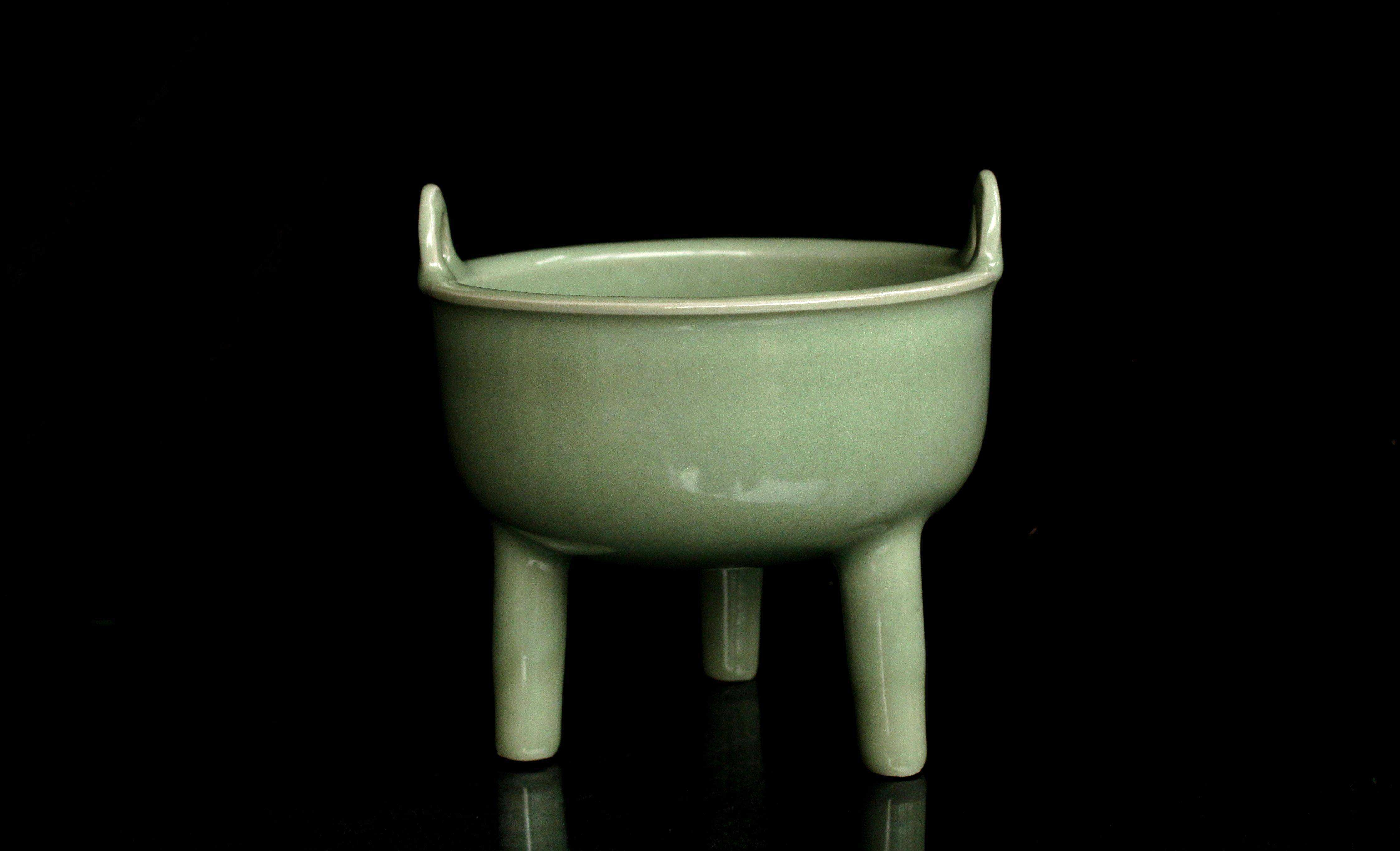 青瓷吻戏(青瓷电视剧片段)