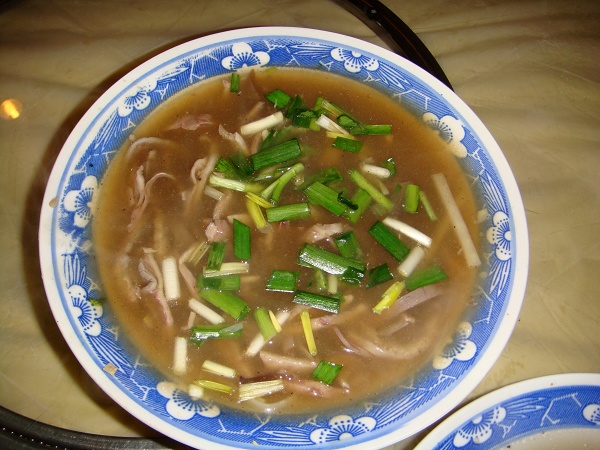  p>酸辣肚丝汤是传统名菜,属于 a target="_blank" href="/item/豫菜