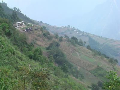 7">本村现有人口2100多人,土地面积1500多亩,位于平山县城南侧1华里处