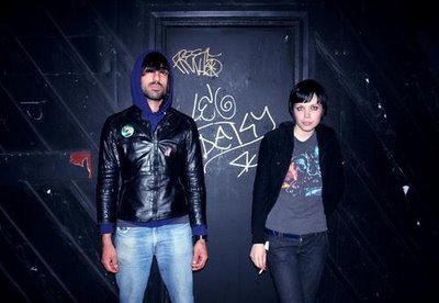 p data-id="gnwiyikehl">crystal castles,加拿大乐队组合,成员有  a