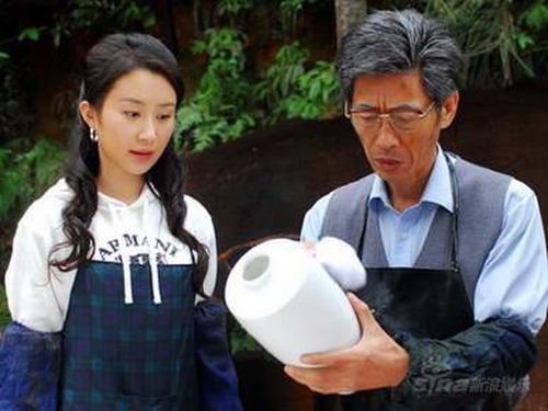 《红官窑》是李森执导,崔麟,张永胜编剧,李进荣,舒畅等主演的都市电视