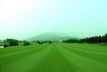  p>福州温泉高尔夫球场位于福建省福州市连江县潘渡乡贵安村福州国家