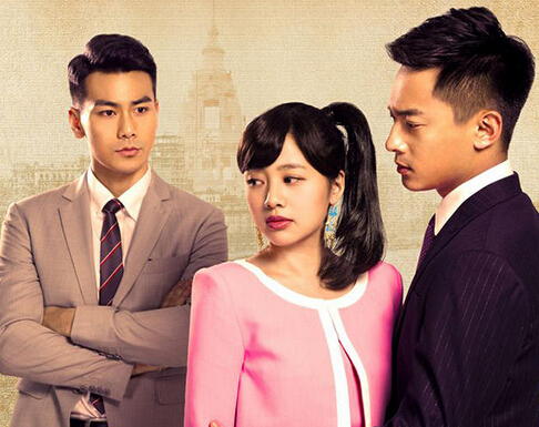 戴羽毛耳环的少女