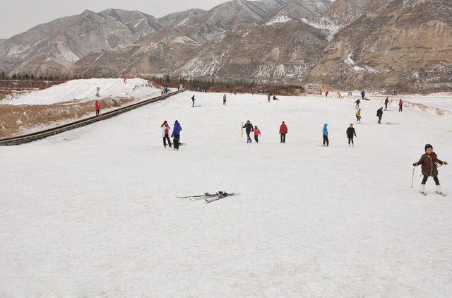 山西九龙国际滑雪场