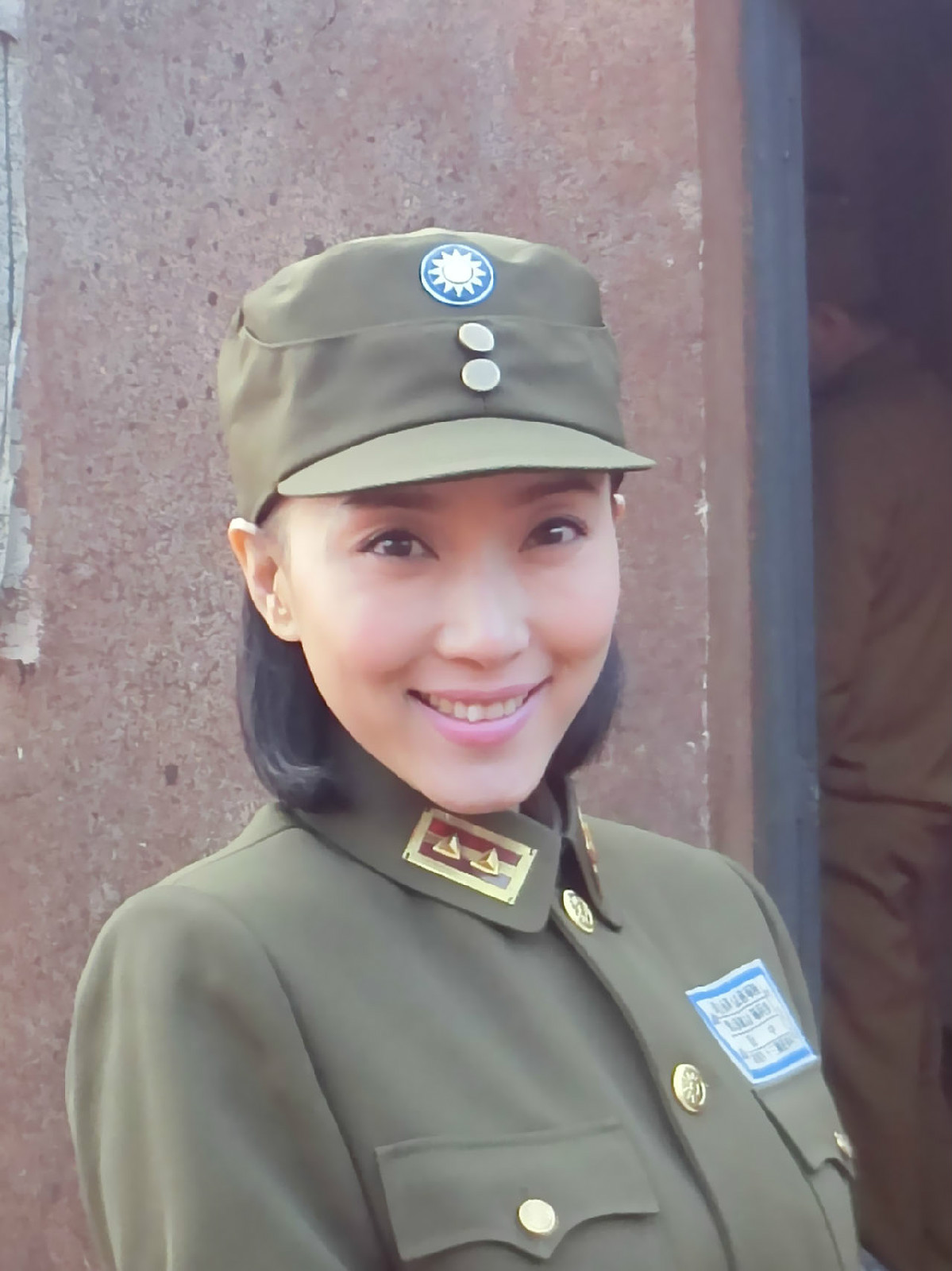  p>王泫伊,祖籍天津,出生地甘肃兰州,毕业于 a target="_blank" href=