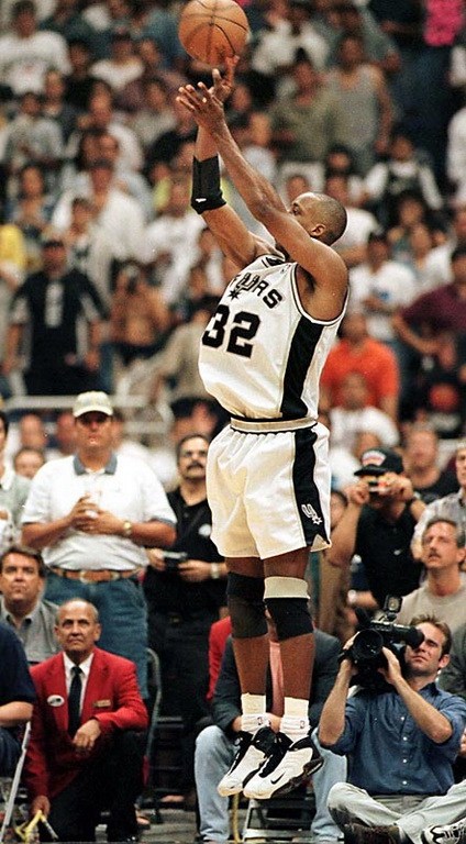  p>肖恩·埃利奥特(sean elliott),1968年2月2日出生于美国 a href="