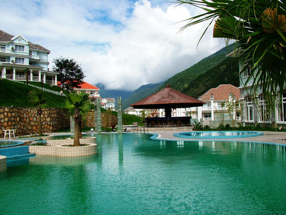  p>凤凰温泉度假酒店位于 a href="#" data-lemmaid="4396759">大理市