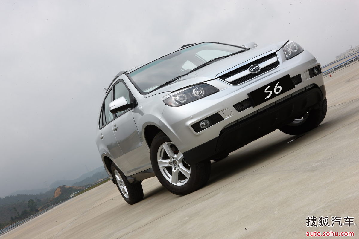 比亚迪s6